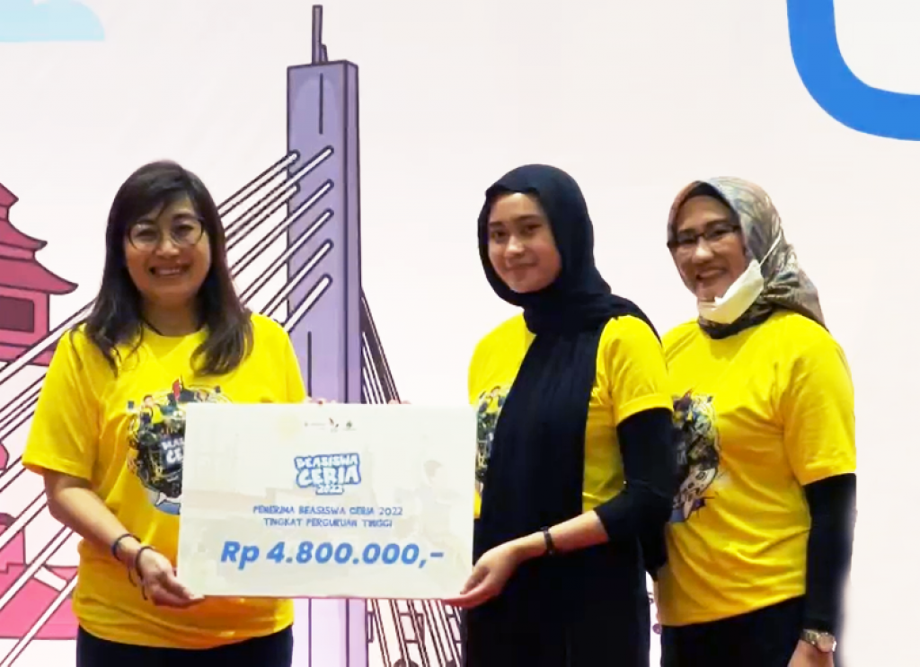 Sebanyak 384 Anak Terima Beasiswa Ceria FIFGROUP 2022